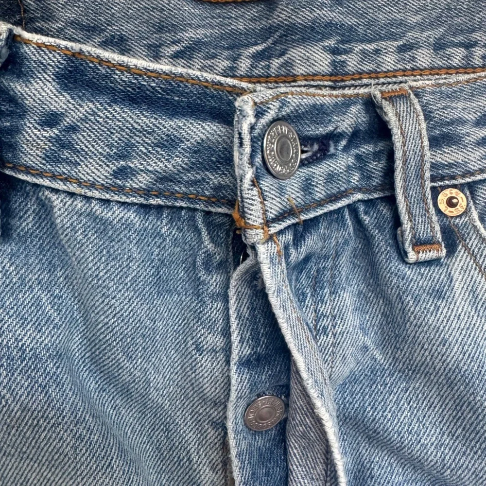 Levi's 501xx Vintage Jeans 33x33 Light Wash Blue Distressed Button Fly Thrashed
